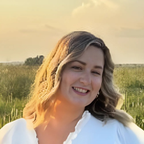 Lani Bell - Real Estate Agent