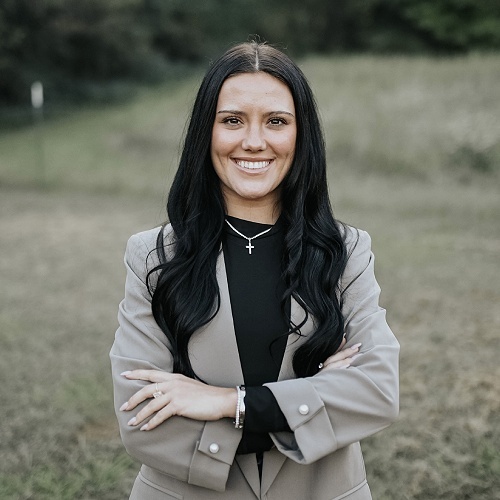 Madison Hubbard - Real Estate Agent