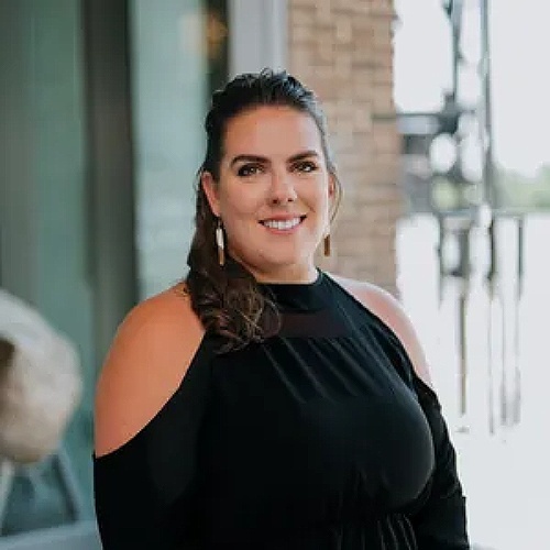 Samantha Engel - Real Estate Agent