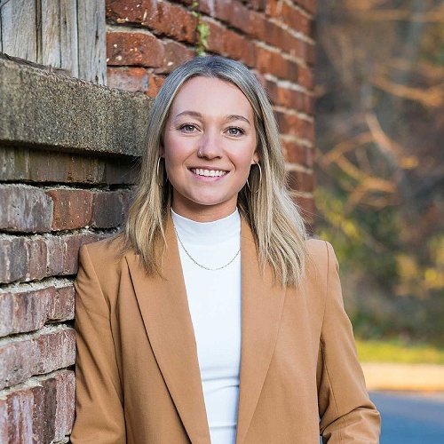 Madeline Hollar - Real Estate Agent