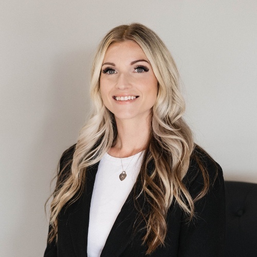 Cassie Thompson - Real Estate Agent