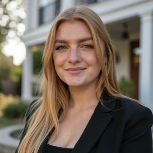 Jillian Schneggenburger - Real Estate Agent