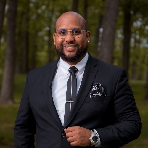 Kevin Cruz - Real Estate Agent