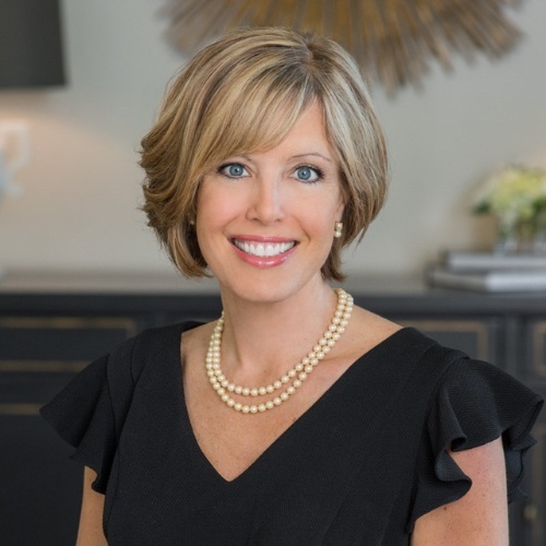Elizabeth Johnson - Real Estate Agent