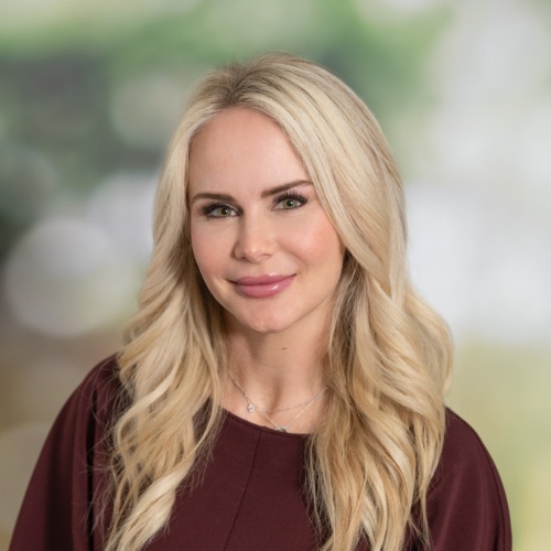Lacey Brackett - Real Estate Agent