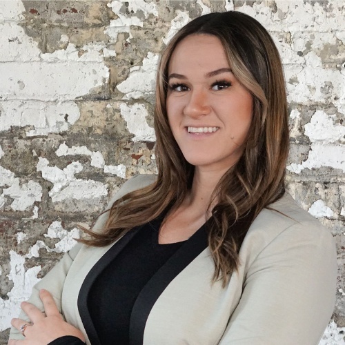 Corinthia Clary - Real Estate Agent