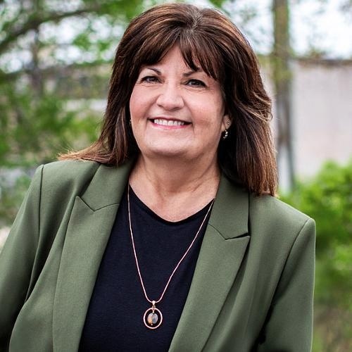 Jeanette Brown, Redfin Agent