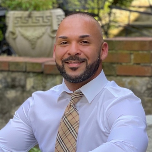 Rey Gomez - Real Estate Agent