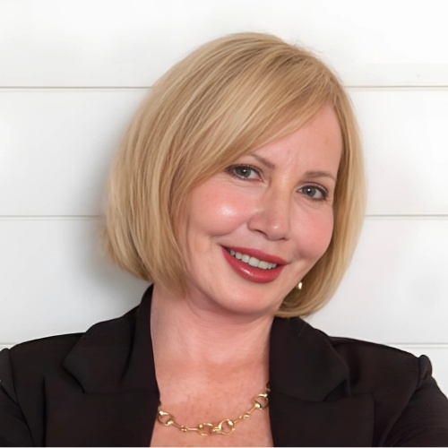 Joanna Lopez - Real Estate Agent