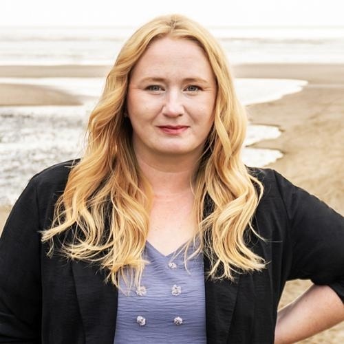 Laura Allen, Redfin Agent in Lincoln City