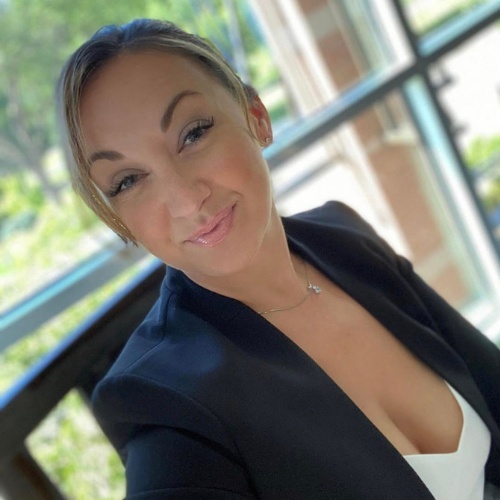 Nicole Larossi - Real Estate Agent