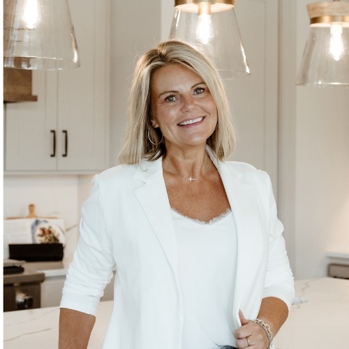 Dawn Mangan - Real Estate Agent