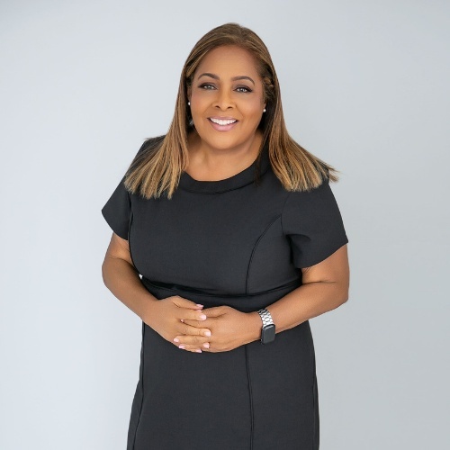 Simone Figuereo - Real Estate Agent