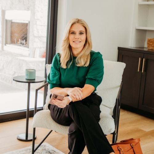 Ashley Jehnzen - Real Estate Agent