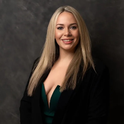 Samantha Ward - Real Estate Agent