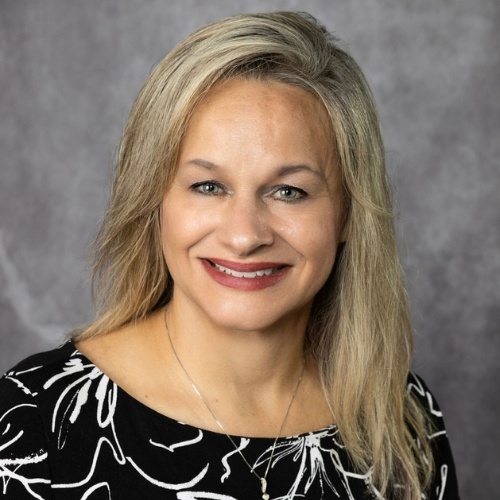 Lisa Burns - Real Estate Agent