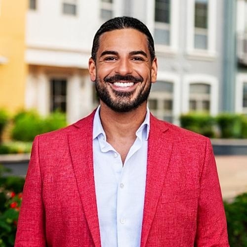 Jonathan Colon, Redfin Agent