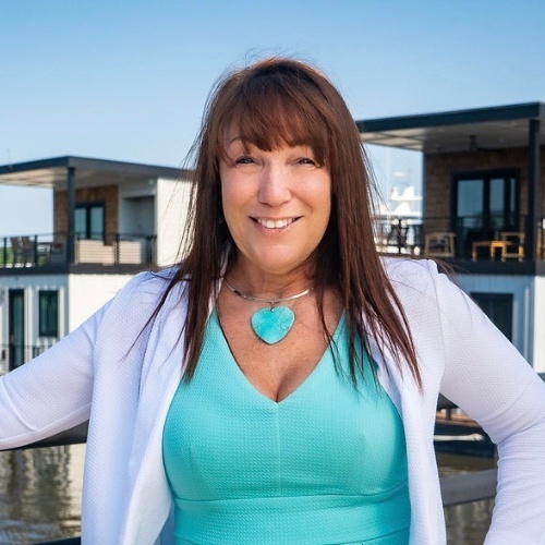Pamela Albach - Real Estate Agent