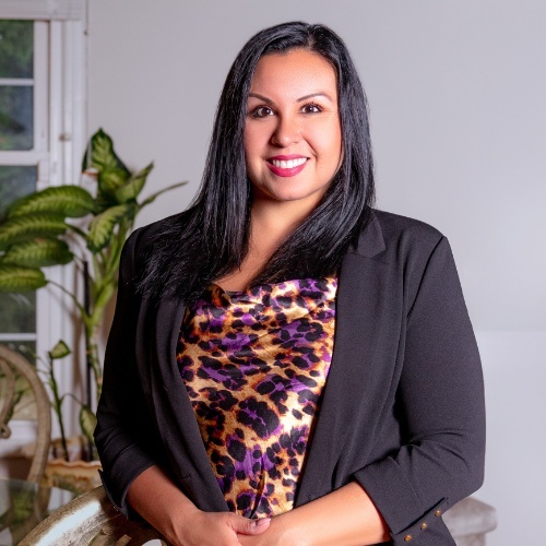 Danielle Knighton - Real Estate Agent