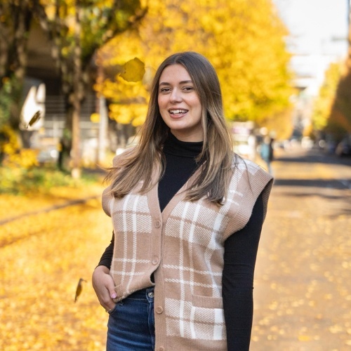 Mikayla Holmes - Real Estate Agent