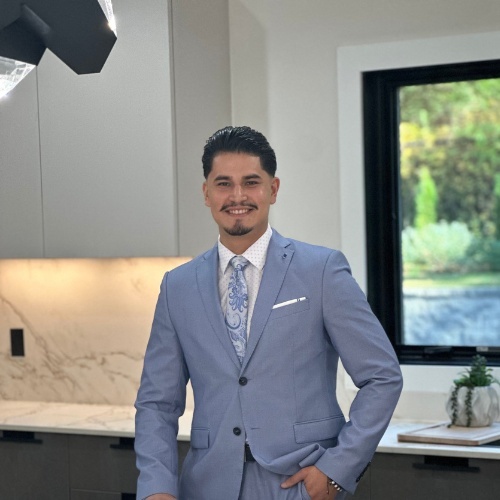 Alexander Quiroga - Real Estate Agent