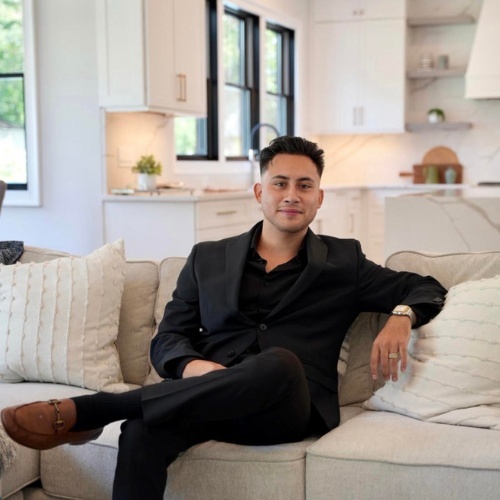 Roberto Carreno - Real Estate Agent