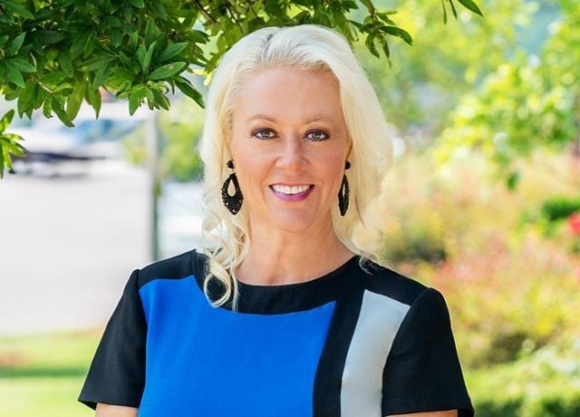 Birmingham Real Estate Agent Jennifer Hoelsher