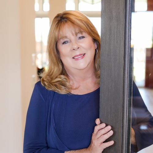 Julie Cook - Real Estate Agent