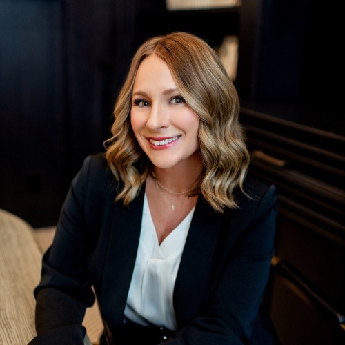 Jinelle Buck - Real Estate Agent