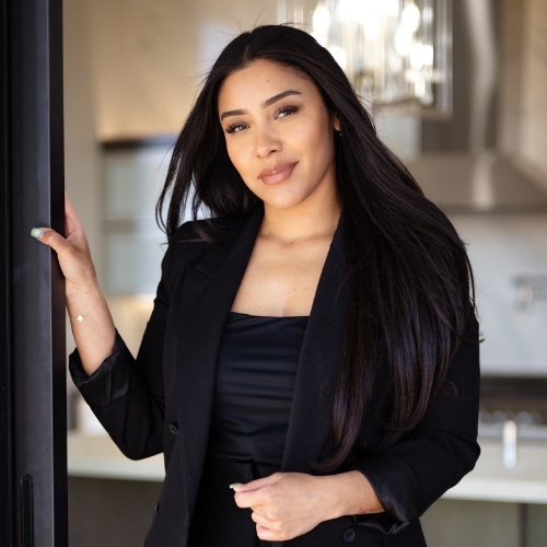Jasmine Espinoza - Real Estate Agent