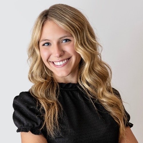 Julia Backos - Real Estate Agent