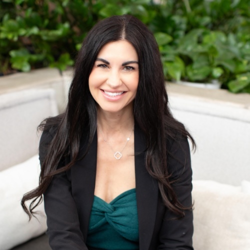 Phoenix Real Estate Agent Stephanie Troy