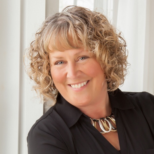 Chicago Real Estate Agent Dixie Kalk