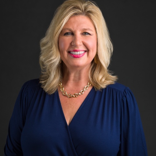 Cleveland Real Estate Agent Cindi Leslie