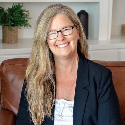Cindy Cole, Partner Agent
