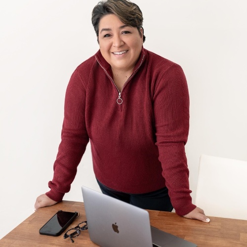 Veronica Faz - Real Estate Agent