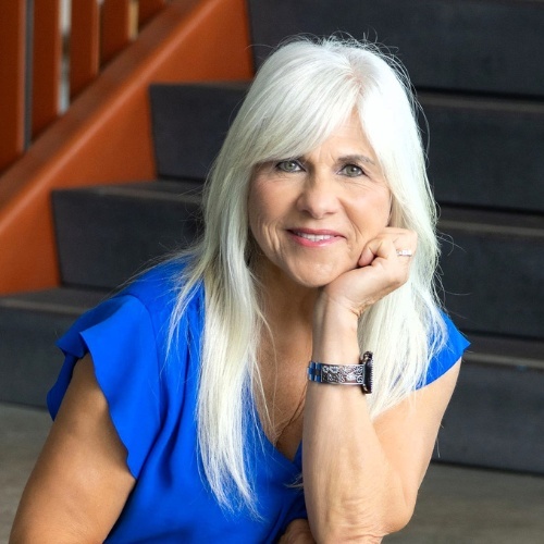 Coastal North Carolina Real Estate Agent Sharon Lewis