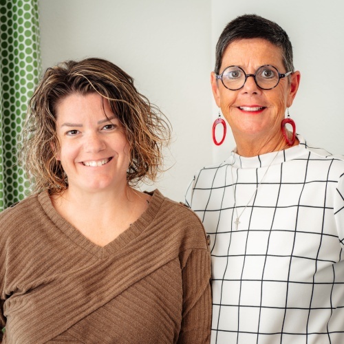 Agi Donahue and Christin Traber - Partner Team, Partner Agent