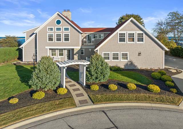 Property at 120 Hathaway Dr, Kewaunee, WI 54216, 4 beds, 3.5 baths