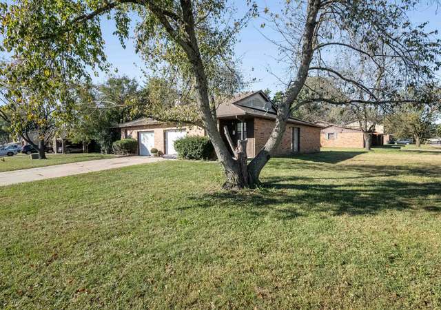 Photo of 303 Campus Dr, Belleview, IL 62221