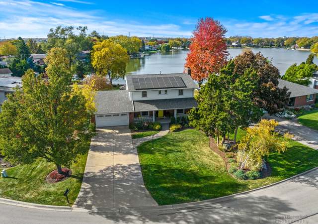 Photo of 2904 S Briarwood Dr E, Arlington Heights, IL 60005