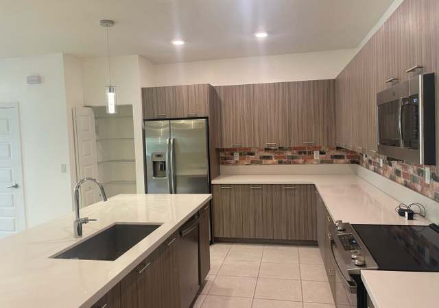 Property at 4755 NW 83rd Path, Doral, FL 33166, 3 beds, 3 baths