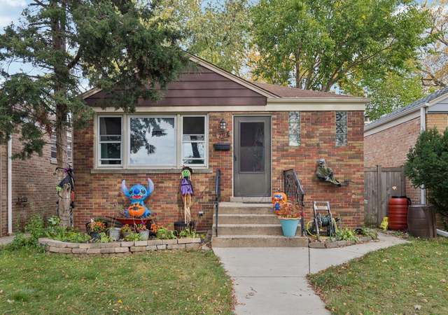 Photo of 2317 Bradley Pl, Evanston, IL 60202