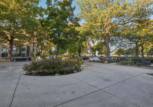 Photo of 1127 W Farwell Ave #210, Chicago, IL 60626