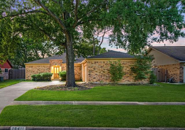 Property at 16411 Havenhurst Dr, Houston, TX 77059, 4 beds, 2 baths