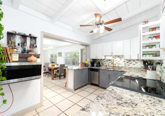 Property at 2869 SW 13th Ct, Fort Lauderdale, FL 33312, 4 beds, 4 baths