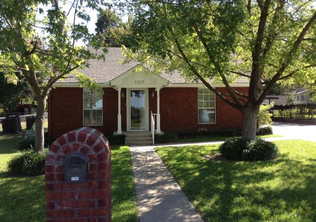 Property at 1107 Vine St, Weatherford, TX 76086, 2 beds, 1 bath