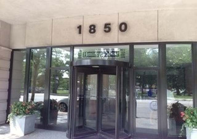 Photo of 1850 N Clark St #402, Chicago, IL 60614