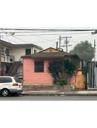 Property at 2312 W Slauson Ave, Los Angeles, CA 90043, 4 beds, 3 baths