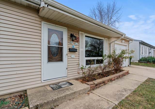 Photo of 125 Seton Pl, Streamwood, IL 60107